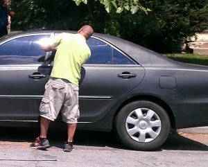 24 Hour Emergency Car Lockout in Cincinnati, OH Our technician is unlocking a car in the Clifton, OH 45220 area in Cincinnati.