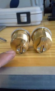 I needed to repair the long tail of the mortise lock mechanism to a short one, so it can match to the new bolt mechanism.